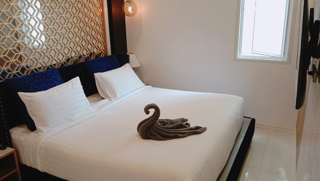 1762833902-1512 หลังG_๒๐๑๒๑๘_2.jpg